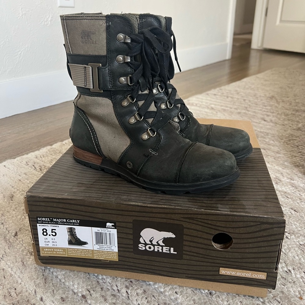 Sorel Major Carly Boots - Size 8.5